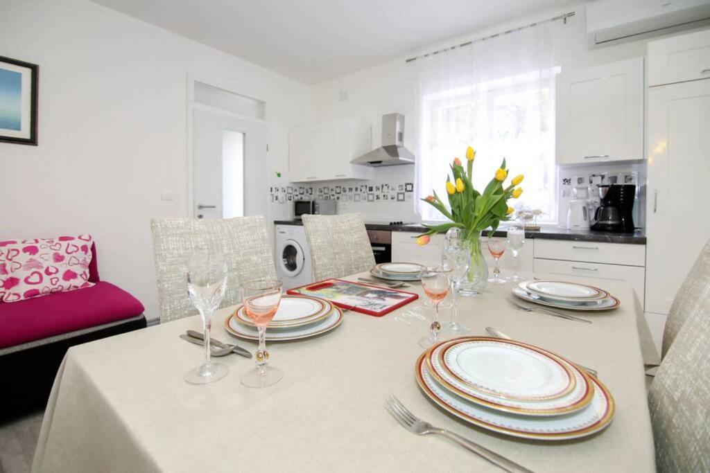 Apartman Buki **** Split Exterior photo
