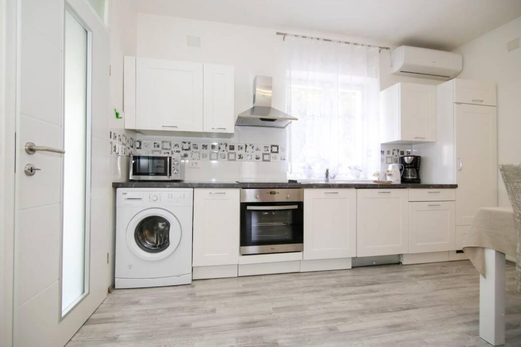 Apartman Buki **** Split Exterior photo